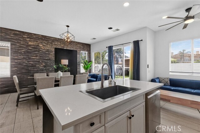 Building Photo - 43452 Freesia Pl