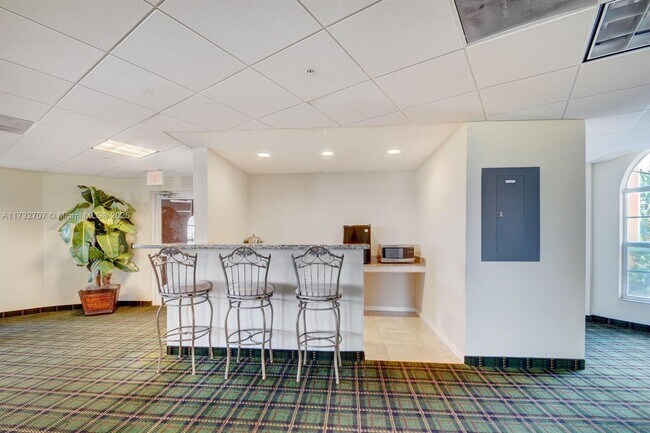 Building Photo - 1610 Presidential Way