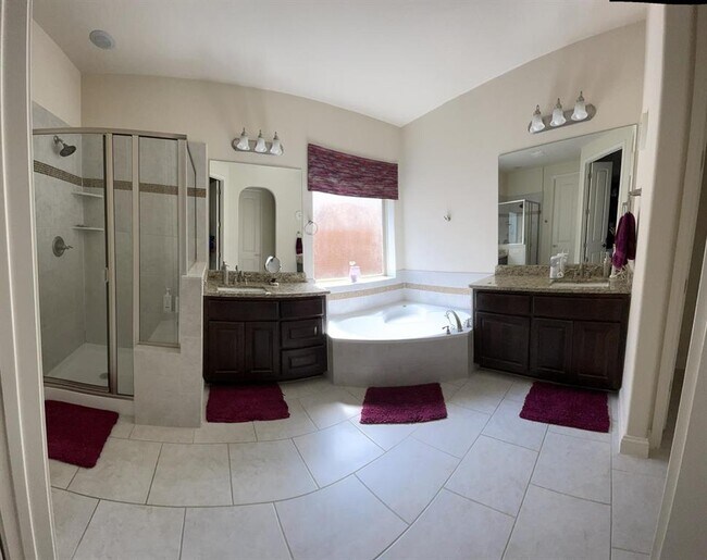 Building Photo - 3014 Paseo de Charros