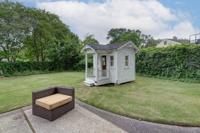 Building Photo - Historic Elegance in Midtown Columbus – Expansive 4-Bed/2.5-Bath Brick Home