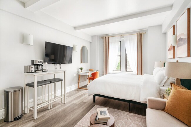 Building Photo - 234 W 73rd St