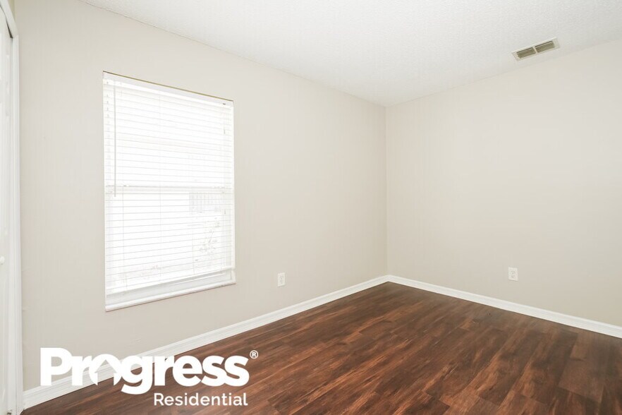 Building Photo - 2327 Majestic Eagle Cir