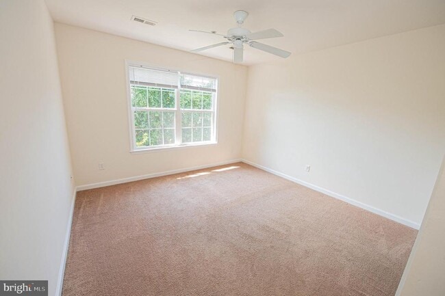 Building Photo - 420 Parkview Ct