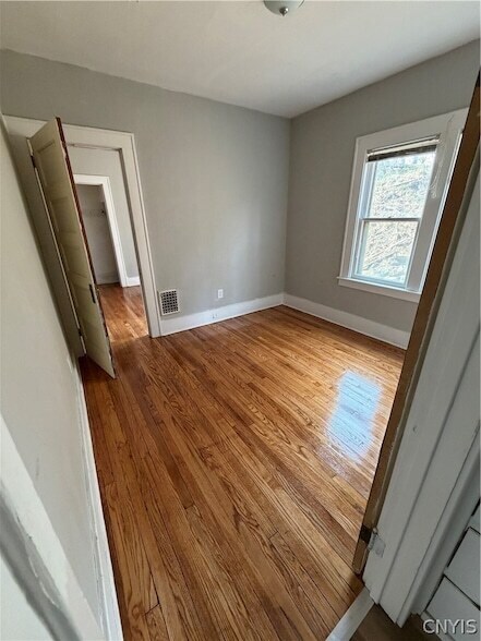 Building Photo - 501-501 Clarendon St