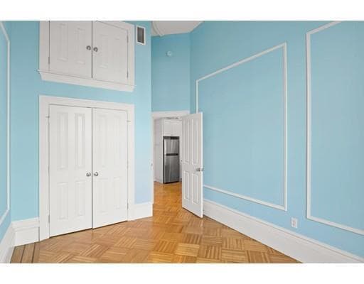 Building Photo - 127 Beacon St