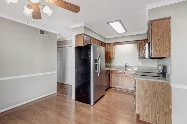 Building Photo - 1217 Carriage Park Dr