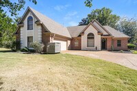 Building Photo - 554 N Sanga Rd