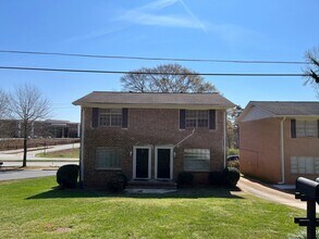 Building Photo - OPEN HOUSE: Spacious 2bd/1ba Across from Buford High School!