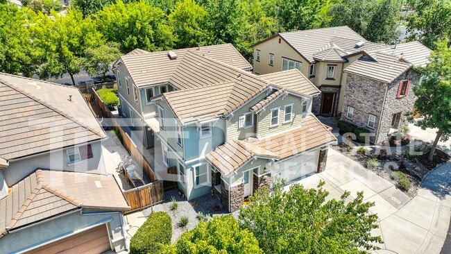 Building Photo - 2469 Kinsella Way