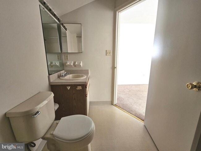 Building Photo - 38 Heatherfield Way