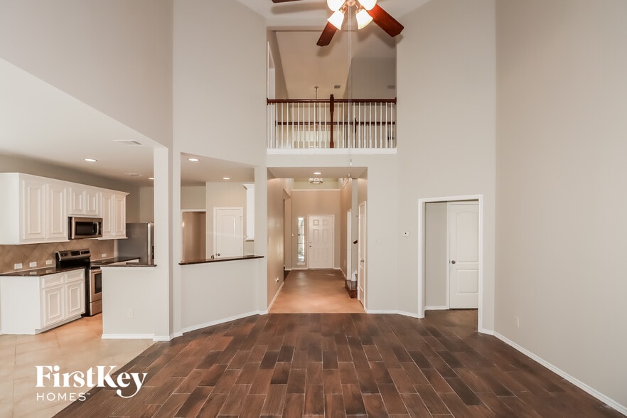 Building Photo - 2627 Diamond River Dr