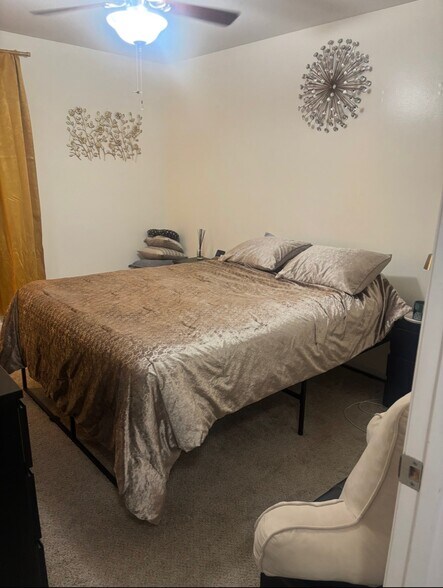 Building Photo - 428 Springwood Place Ct