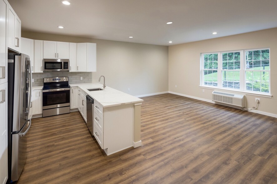 Townhouse White Stone Counters Featured in Apt# 102, #104, & #106 - The Point at Gateways