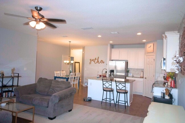 Building Photo - Young country style home- Move in ready!