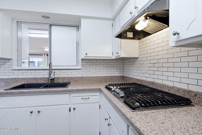 Building Photo - 7750 N 17th Dr