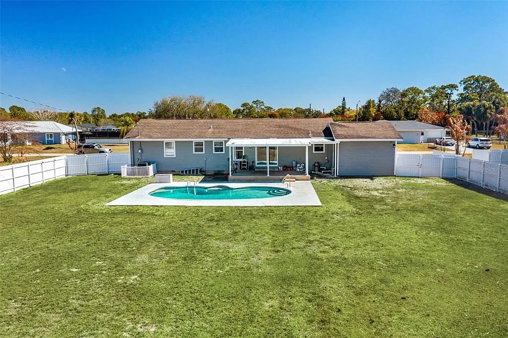 Building Photo - 323 Greenwood Ave