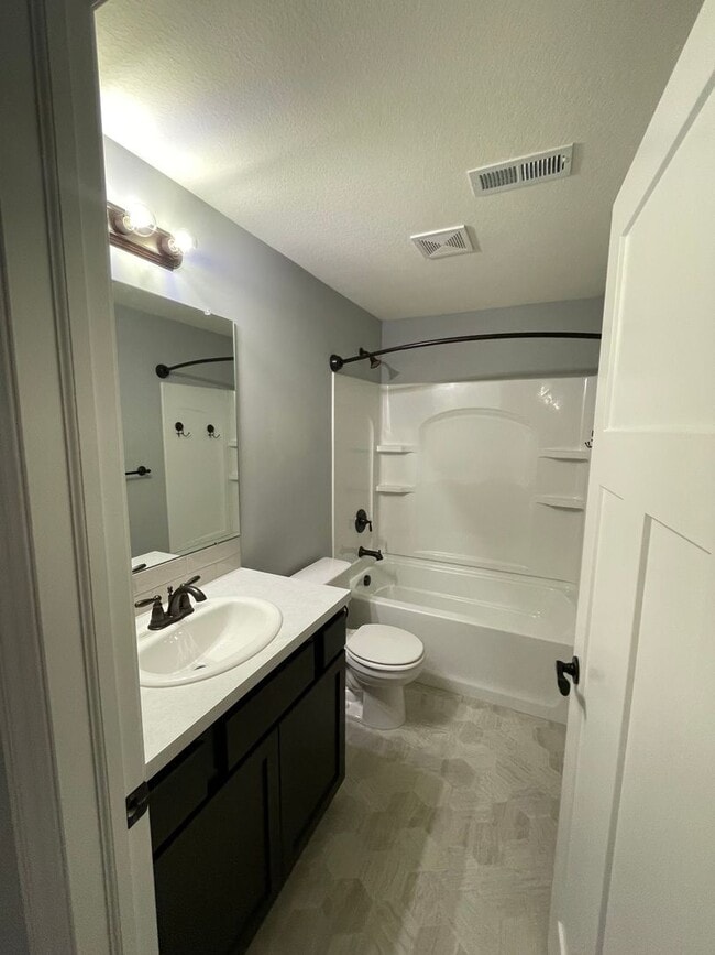 Building Photo - 3419 Laughlin St