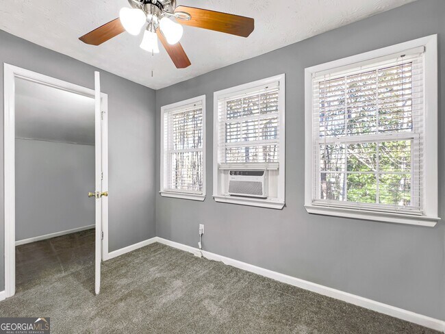 Building Photo - 410 Invector Ct