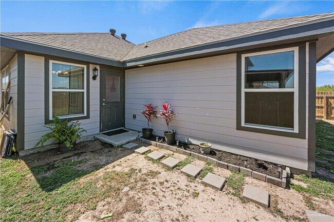 Building Photo - 19 Grand Canyon St