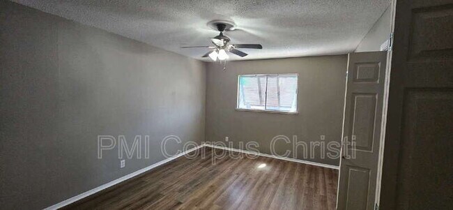 Building Photo - 1022 Delta Dr