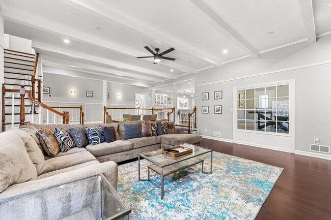 Building Photo - 441 Georgia 279-SI ID1019263P