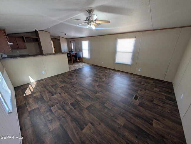 Building Photo - 1052 Macadamia Cir