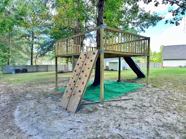 Building Photo - 304 Chisholm Trail