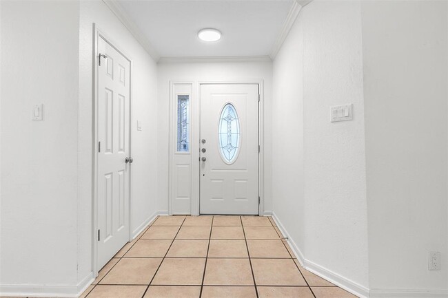 Building Photo - 2602 Peach Tree Ln