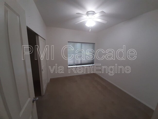 Building Photo - 2185 Hammond Ave