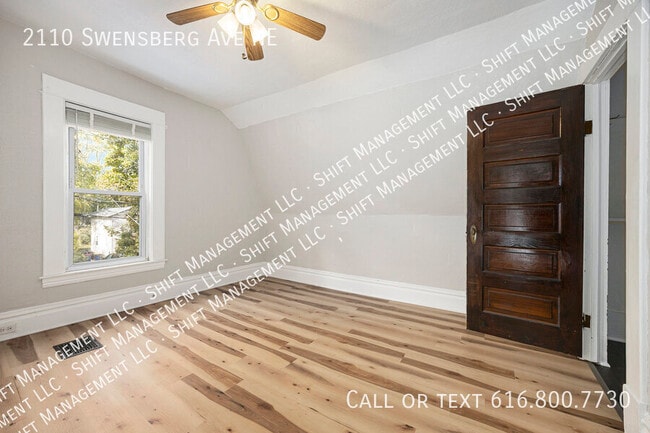 Building Photo - 2110 Swensberg Ave NE