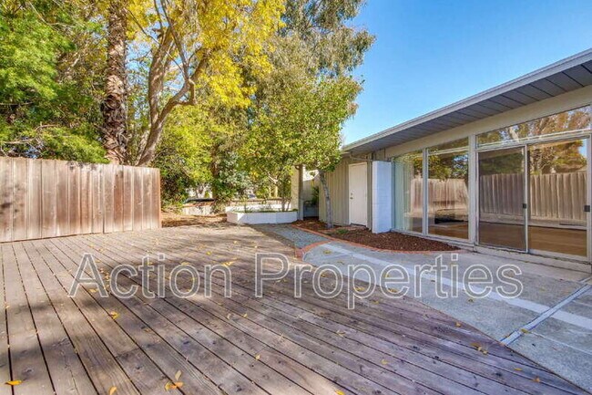 Building Photo - 3733 Carlson Cir