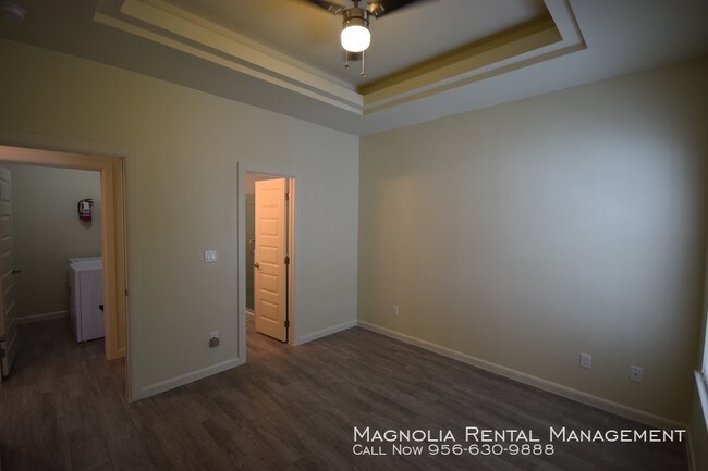 Building Photo - Medical Ridge Apartments