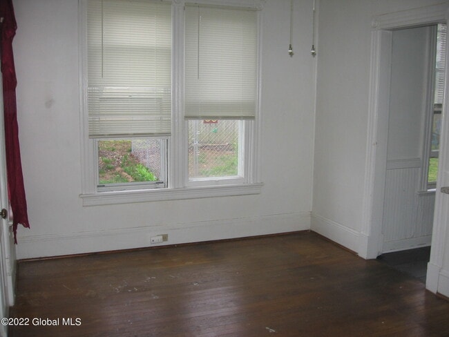 Building Photo - 58 Church Ave
