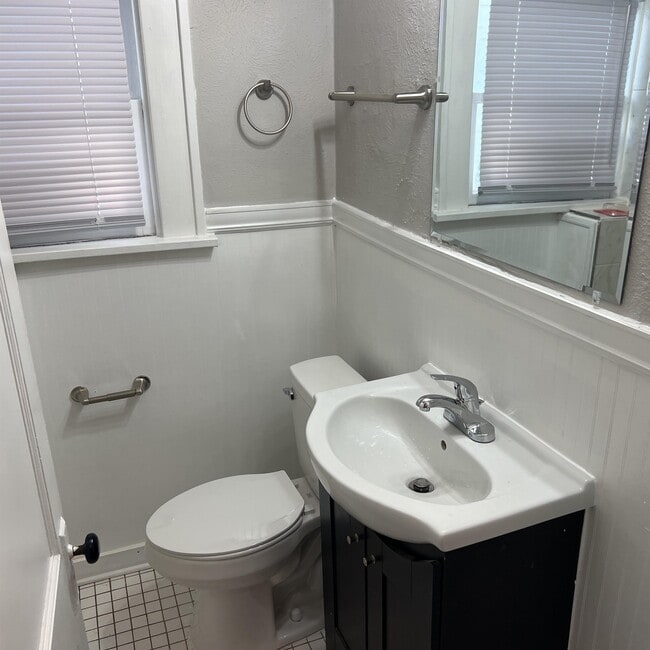 Building Photo - 1115 Clover St