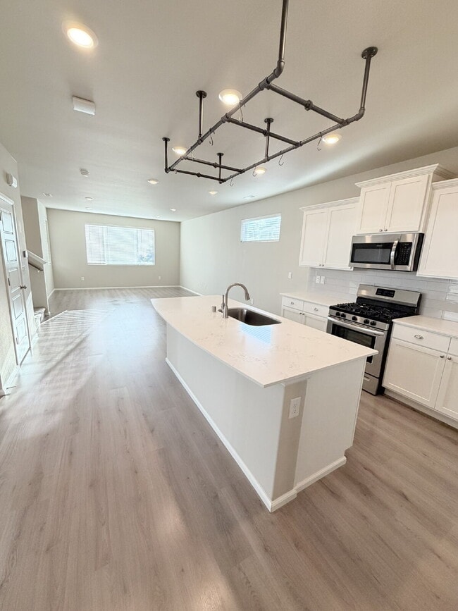 Building Photo - Remodeled, 3 Bedroom 3 Bathroom- Single Family Home