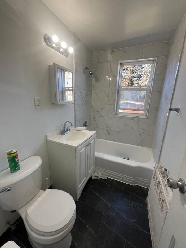 Building Photo - 676 Park Ave