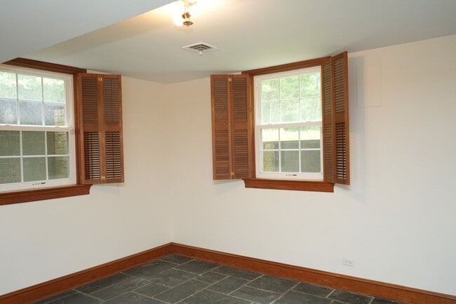 Building Photo - 4419 Dickerson Rd