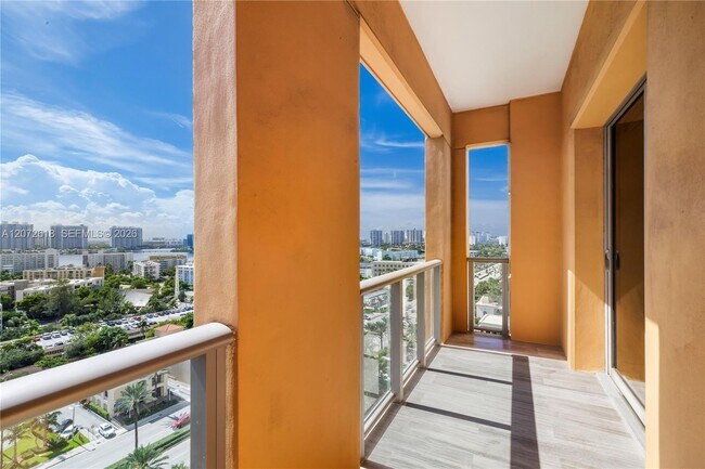 Building Photo - 17749 Collins Ave