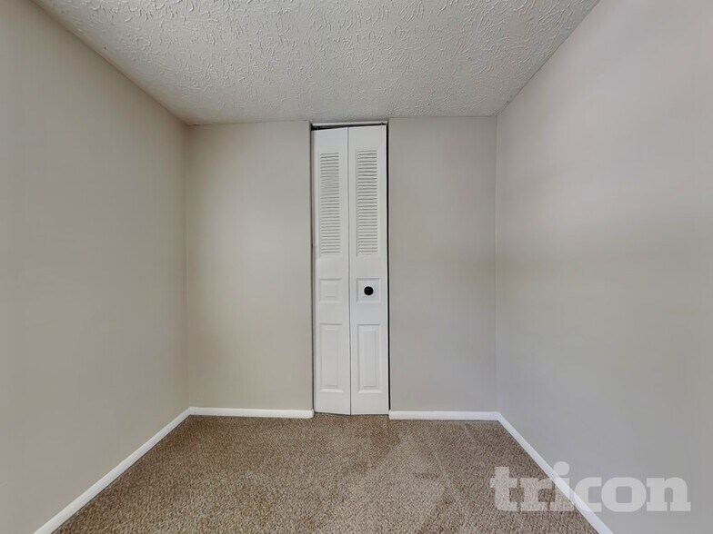 Building Photo - 4928 Rockborough Trail NW