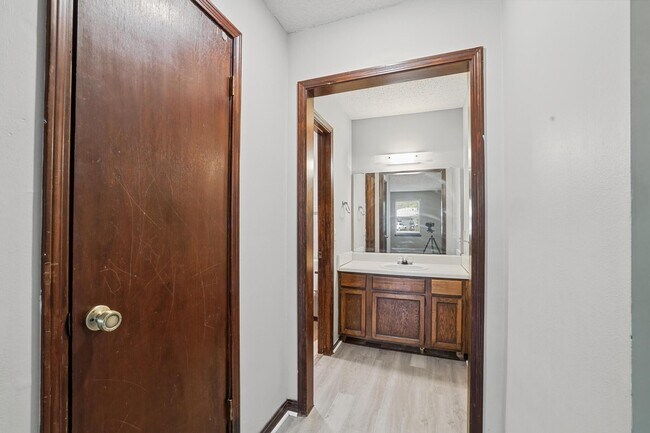 Building Photo - 455 Stara Cir