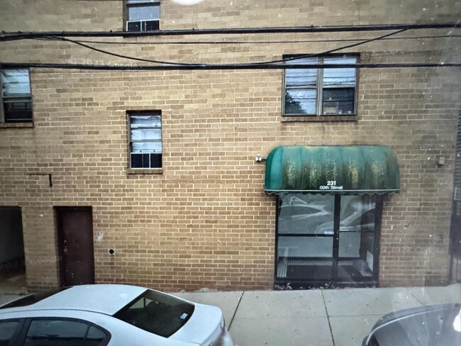 Primary Photo - 231 69th St
