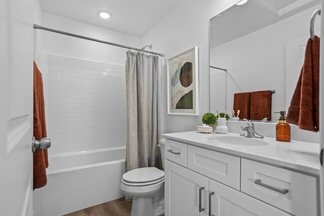 Building Photo - Lagoon Living! 3 Bedroom Townhome with Res...