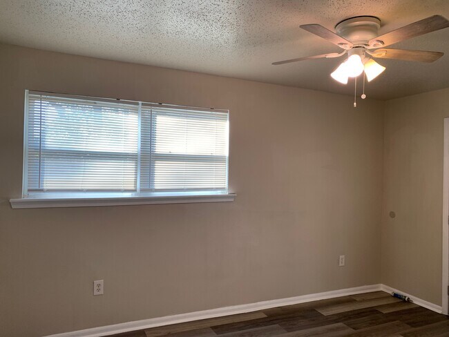 Building Photo - 1633 Jo Ann Place