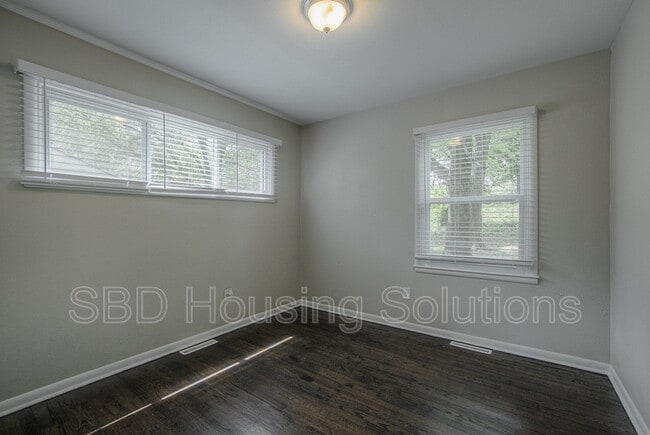 Building Photo - 3606 N Delaware St