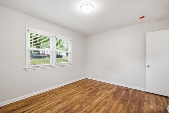 Building Photo - 18 Grandin Cir