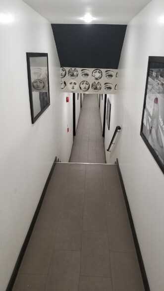 Building Photo - 7014 Lanewood Ave