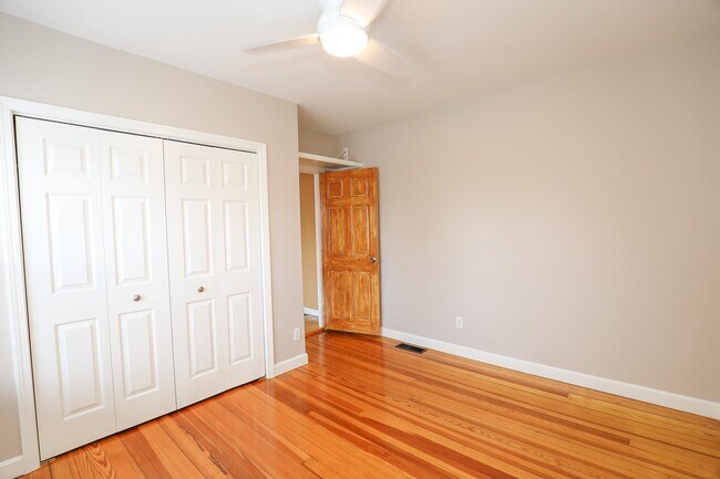 Building Photo - 32 Chapleau Ave