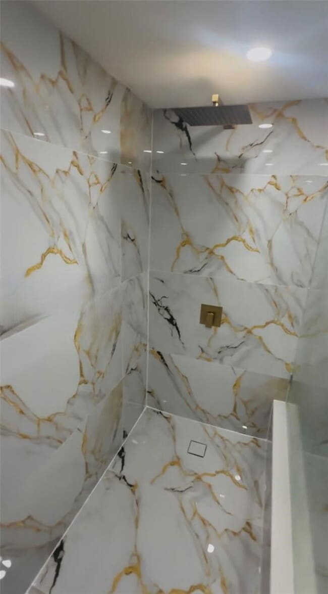 Building Photo - 600 NW 214th St