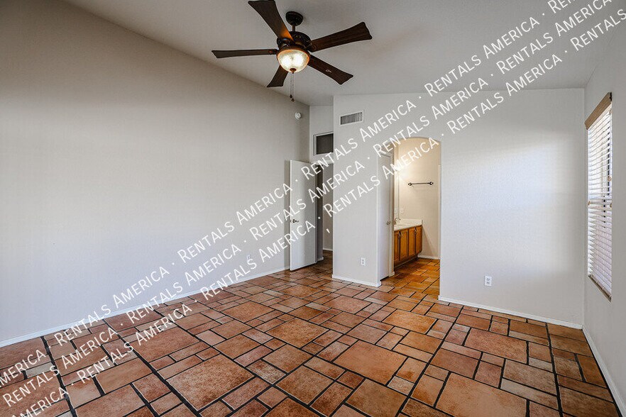 Building Photo - 5375 N 87th Ave