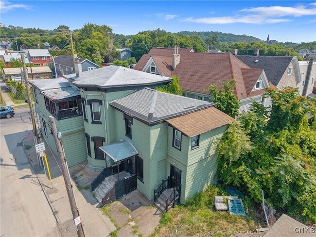 Building Photo - 600 Burnet Ave